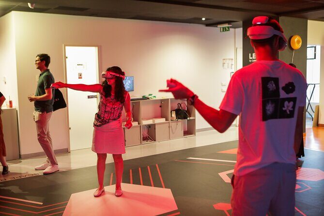 Virtual Reality Experience - English support and staff help: you won’t be left guessing