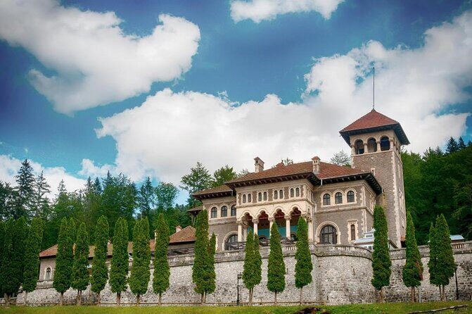 Wednesday Adams Family - Visit 6 filming locations, Private tour - Key highlights before you go
