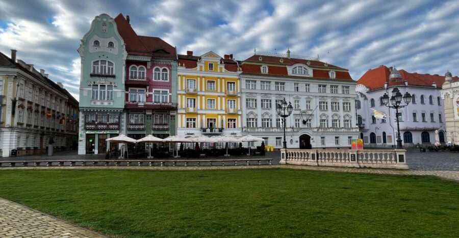 Weekly Guided Walking Tour - Tuesday, Thursday & Saturday - Starting at Victory Square Outside the Opera House